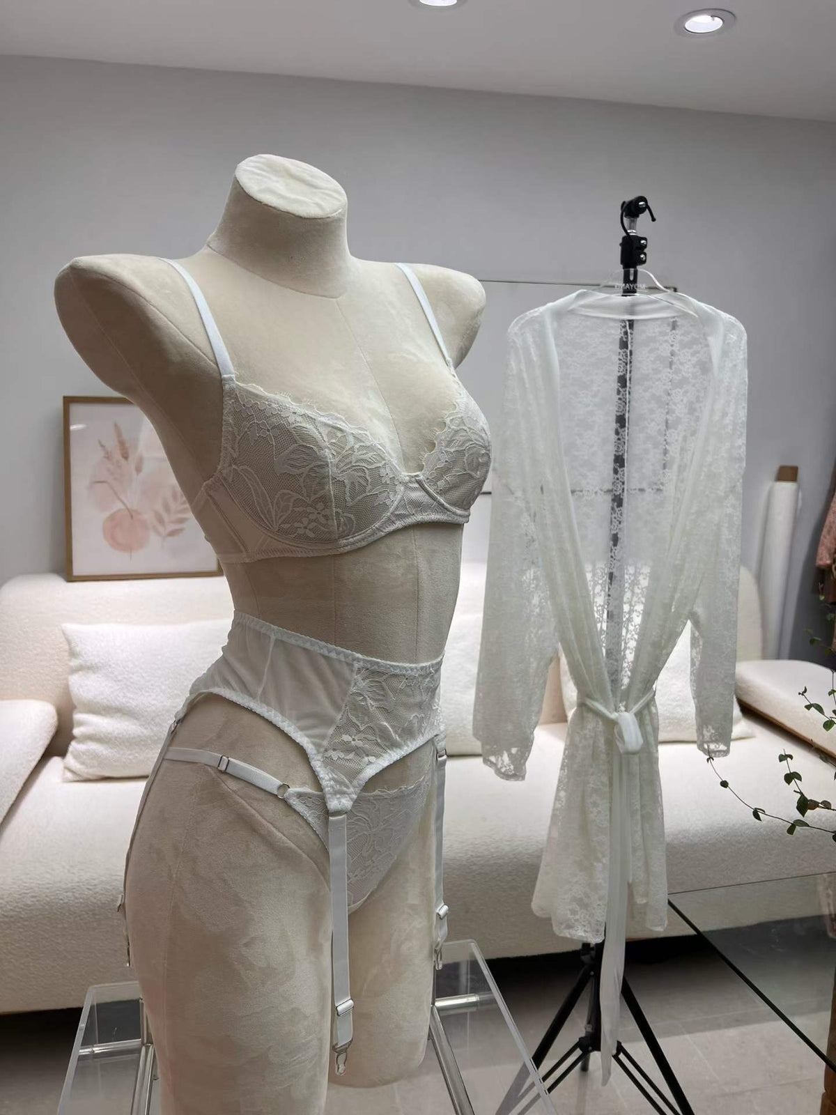 FREEDOMBEAUTY | Cross-border sexy lace underwear ultra-thin steel ring anti-sagging bra gathering bra set garter three-piece set
