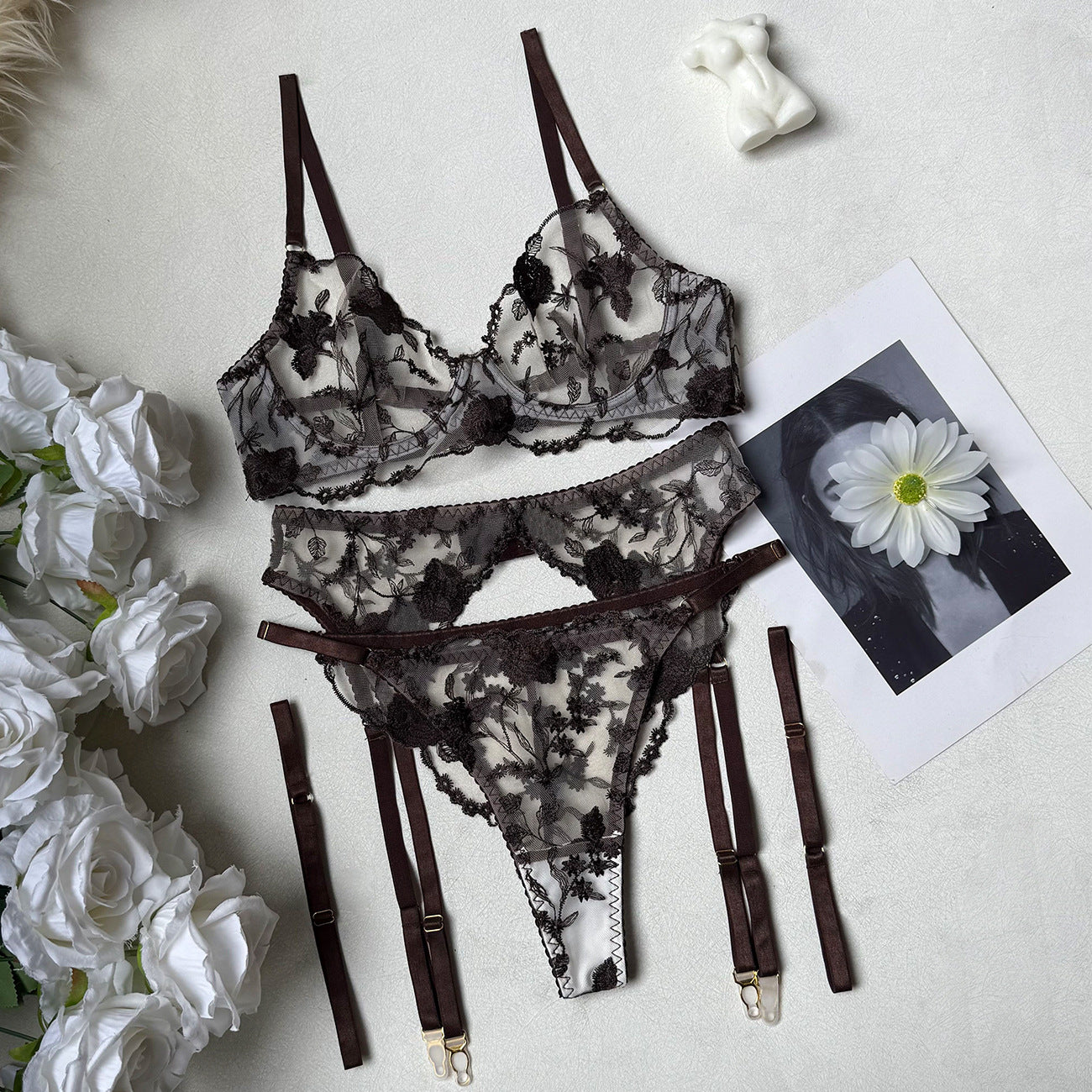 FREEDOMBEAUTY | DIER European and American heavy industry embroidery splicing lace strap sex underwear sex underwear kit