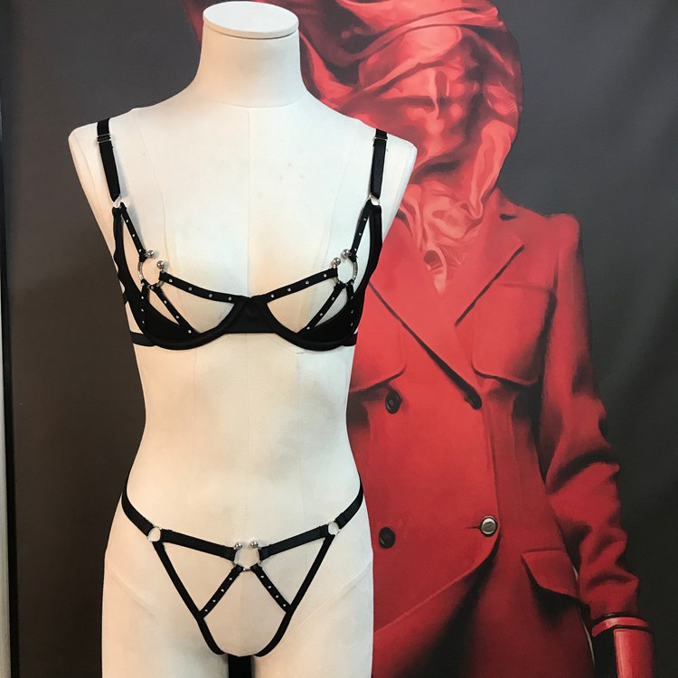 FREEDOMBEAUTY | FQ2921 European and American cross-border trend sexy hot diamond chest support exposed underwear set women's hollow free thong