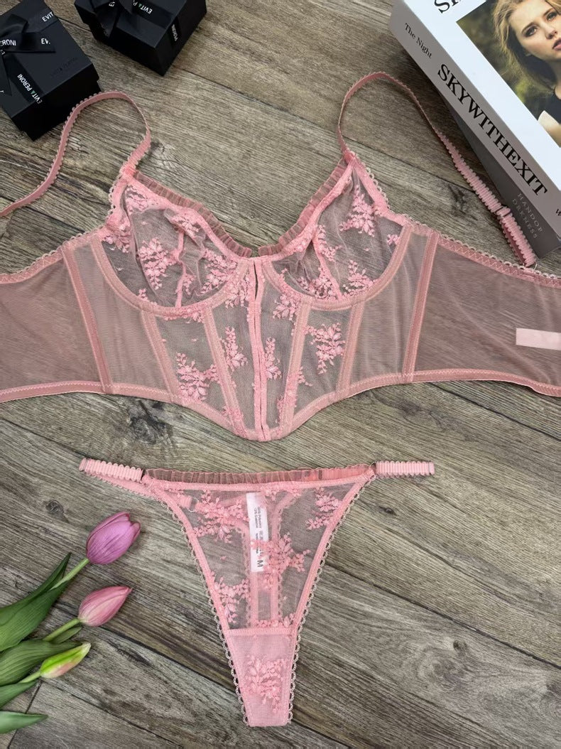 FREEDOMBEAUTY | Slim lace embroidered French underwear foreign trade sexy trousers fungus edge bra cross-border fishbone suit bra set