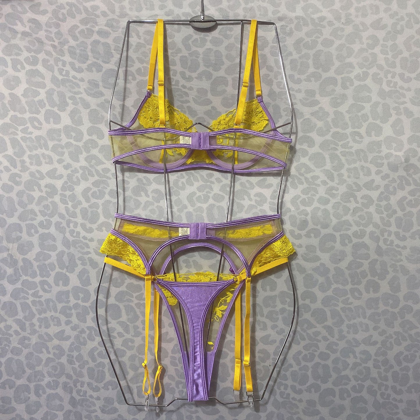 FREEDOMEBEAUTY | European and American cross-border new products are popular, high-quality women's clothing, flower embroidered bra, perspective sexy bow underwear set