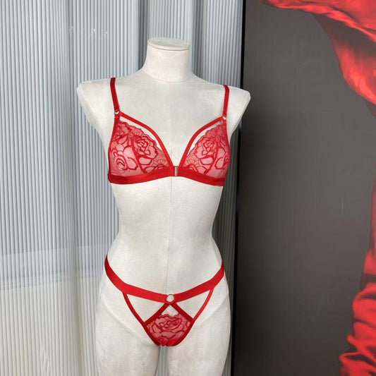 FREEDOMBEAUTY | FQ2787 neck diamond chain rose embroidery red French triangle cup hollowed out sexy low-rise T-pants women's cross-border