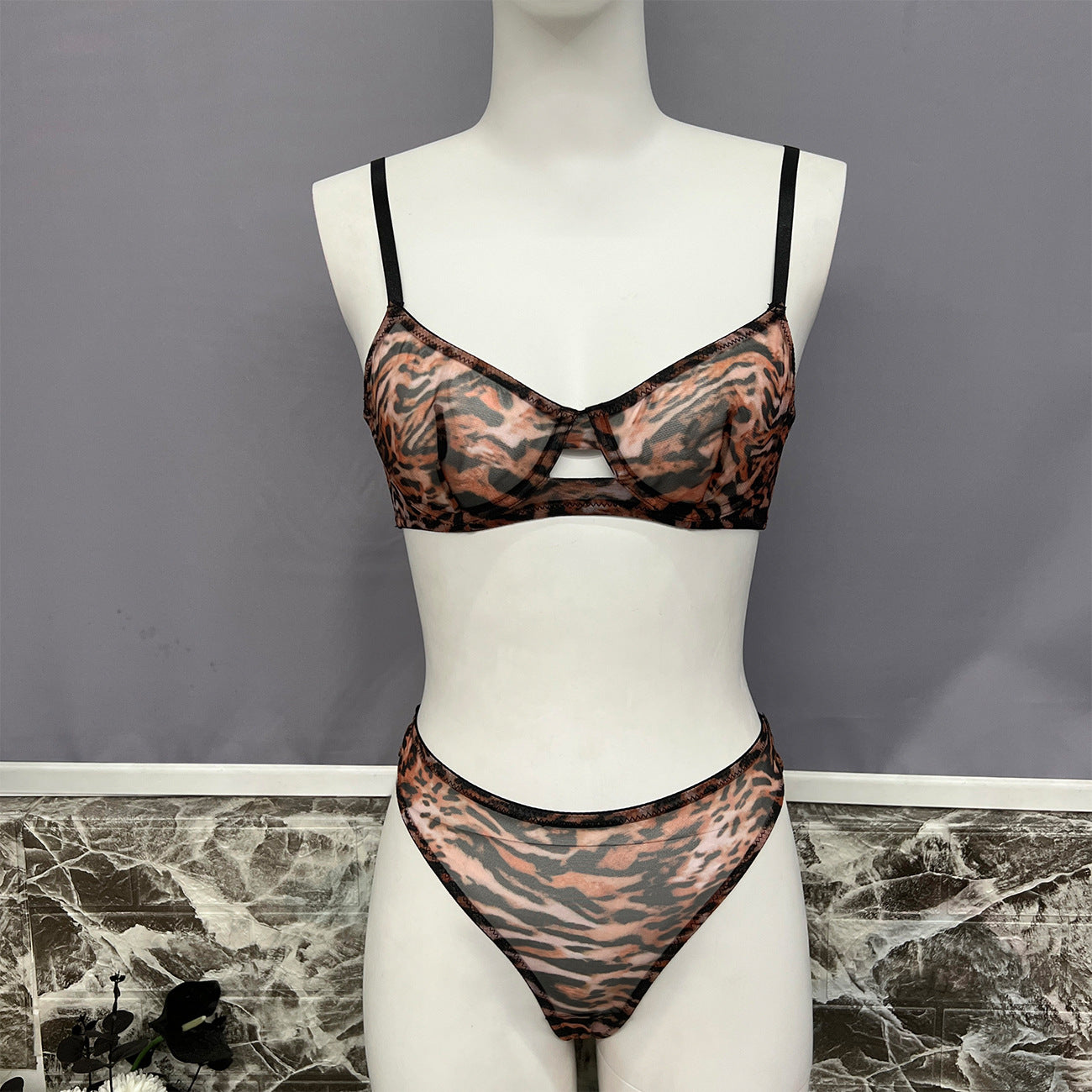 freedombeauty|Sexy leopard print underwear, French bra, ultra-thin mesh sex set, perspective.