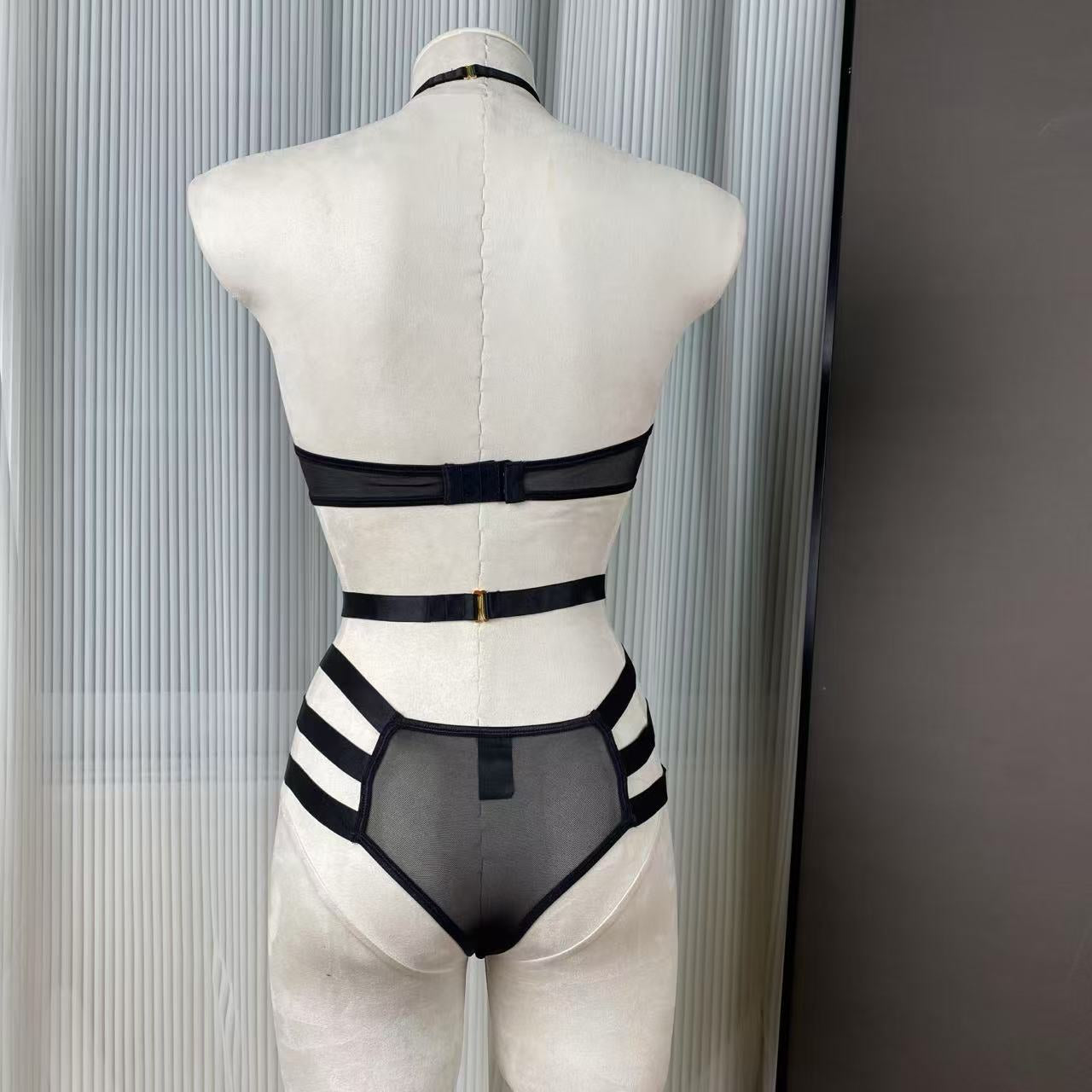 FREEDOMBEAUTY | FQ2727 Black lace neck light steel ring bra high waist multi-belt underwear women's sexy suit European and American cross-border