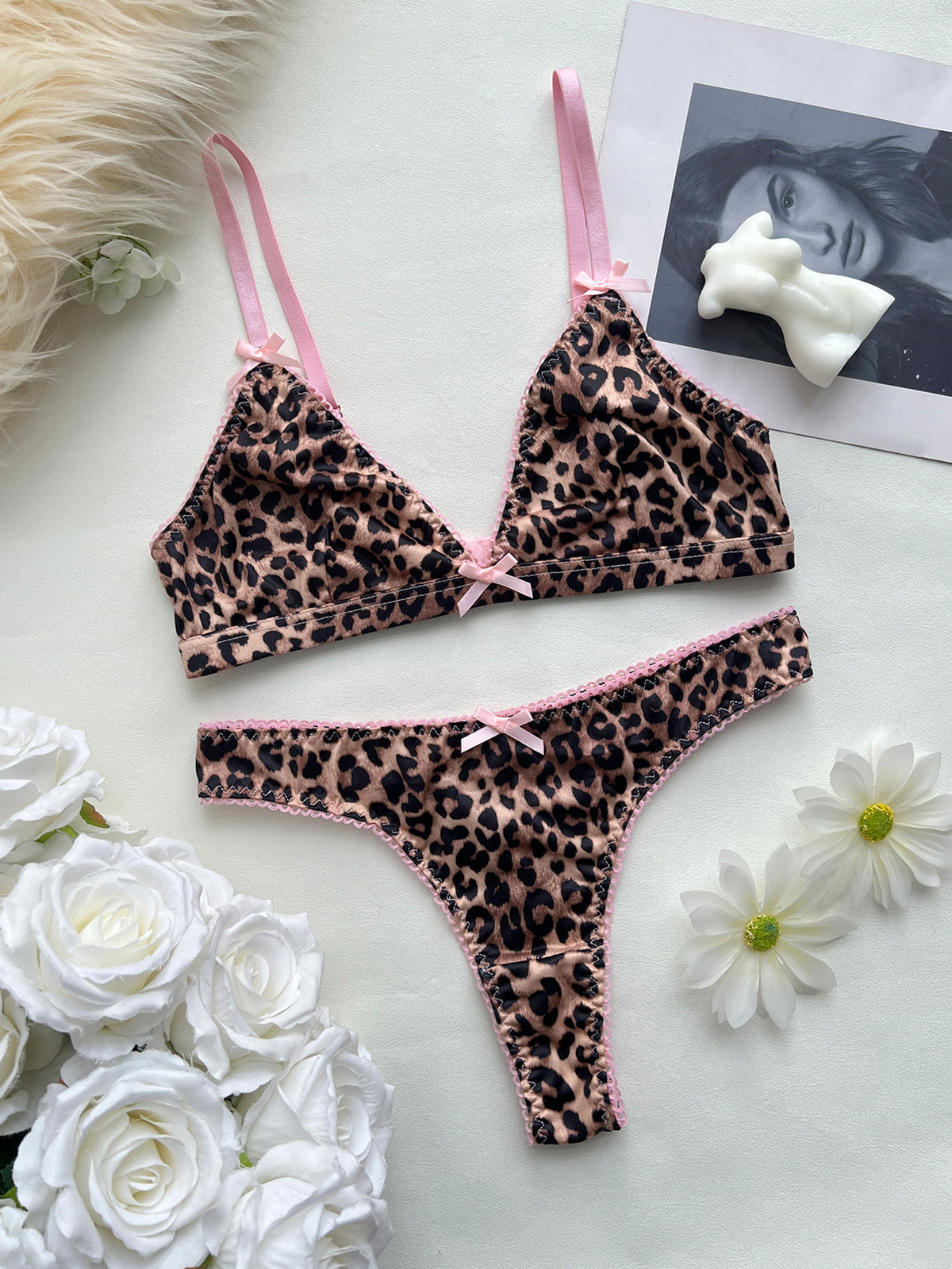FREEDOMBEAUTYDIER European and American leopard print underwear set for women, pink bow deep V sexy bra underwear two-piece set