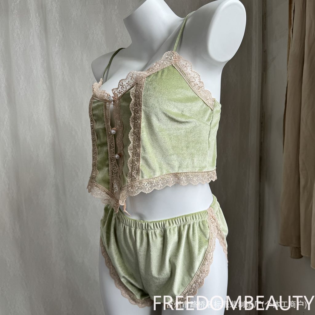 FREEDOMBEAUTY | 8018 Velvet Two-piece Sexy Pajamas Sexy Embroidered Loungewear without Removable Chest Pad